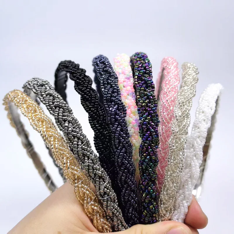 

Плетеная повязка для волос с жемчугом и кристаллами, модный аксессуар для волос с бусинами, свежий и стильный дизайн.