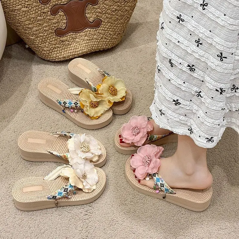 

Summer Women's Slippers Fashion Flip Flops Thick Soled Beach Shoes Anti Slip Vacation Faux Grass Sandals Outdoor Casual Shoes