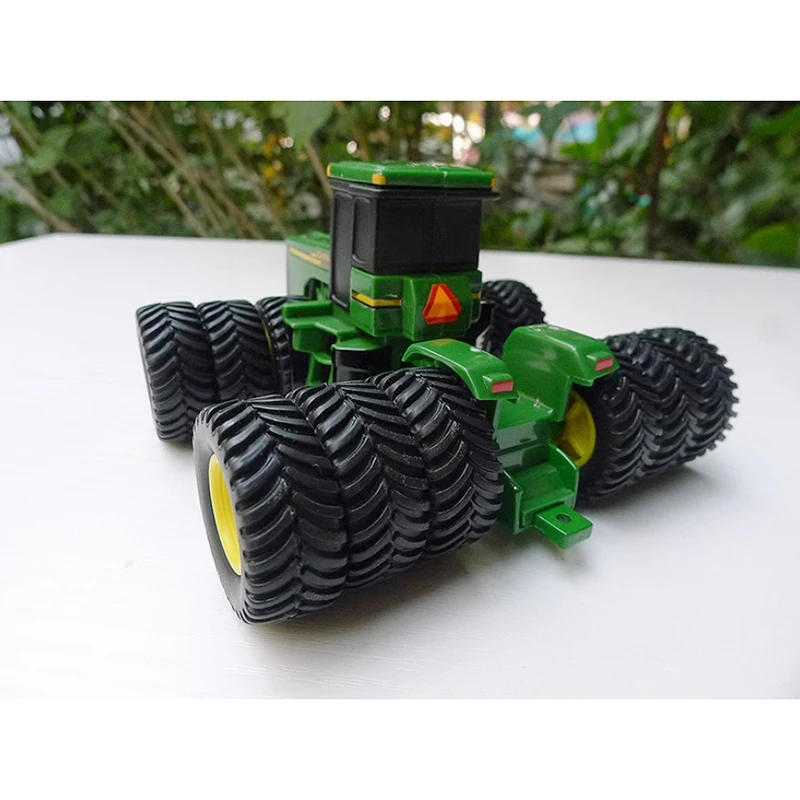 ERTL Diecast 1:64 Scale Twelve-wheel Tractor Agricultural Alloy Vehicle Model Adult Hobby Collection Souvenir Decoration Gift