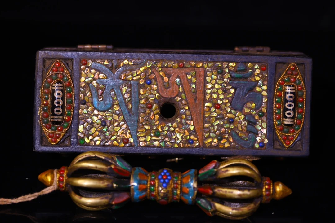 9 "مجموعة معبد التبت القديمة البرونزية رسمت فسيفساء جوهرة gZi الخرز شل فاجرا فوربا علم الصلاة بودي صندوق الجذر قاعة العبادة