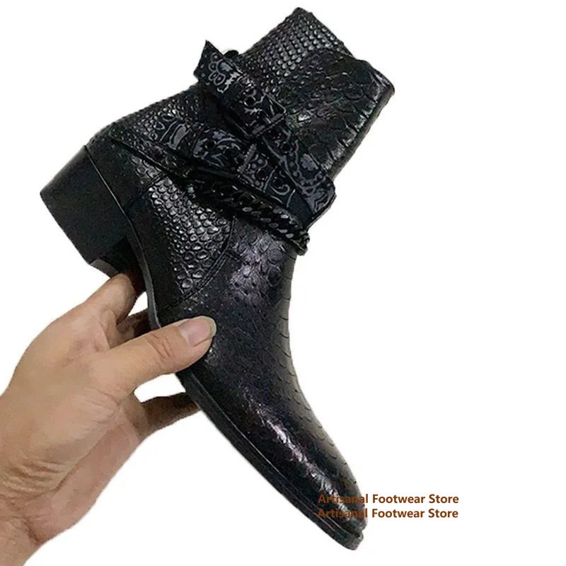 Sepatu Boots Chelsea Motif Ular Gesper Rantai Logam Tali Penambah Tinggi Sepatu Pria Trendi Buatan Tangan Kustom Sepatu Pria Stylish