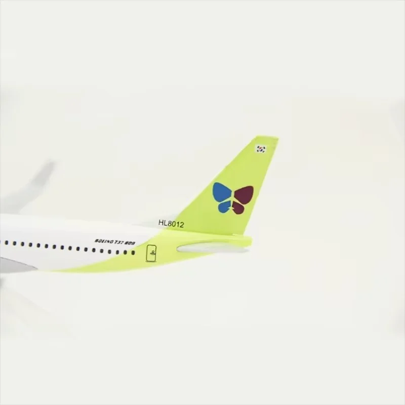 16 سنتيمتر طائرة B737-800 الخطوط الجوية الكورية جين الهواء سبيكة معدنية نموذج ثابت مع معدات الهبوط الركاب الطائرات ديكور المنزل