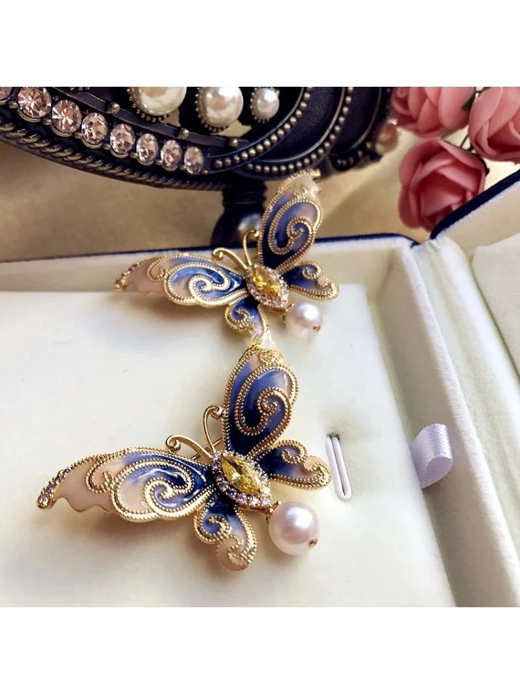 *Emaille-Schmetterlings-Brosche mit Perlenanhänger, Kristall-Anstecknadeln für Damen, Kleidung, handgezeichnete Abzeichen, Schmuckzubehör