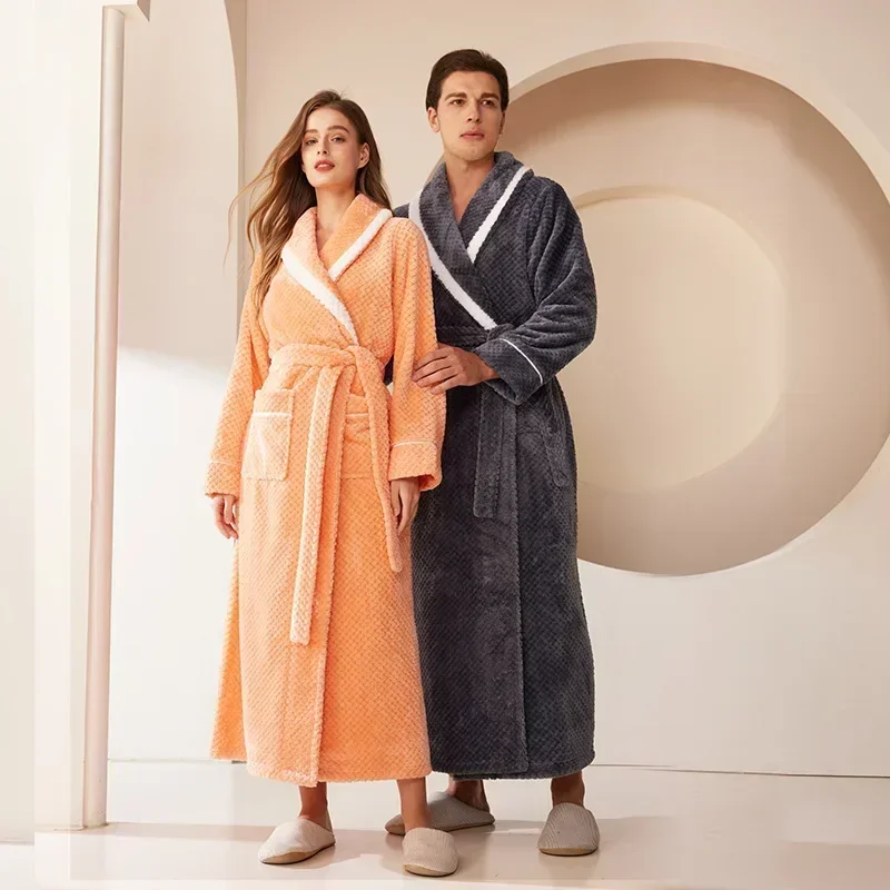 Fashionable Autumn and Winter New Men's Plus Size Thick Couple's Nightgown, Casual Extended Style Pineapple Flannel Bathrobe