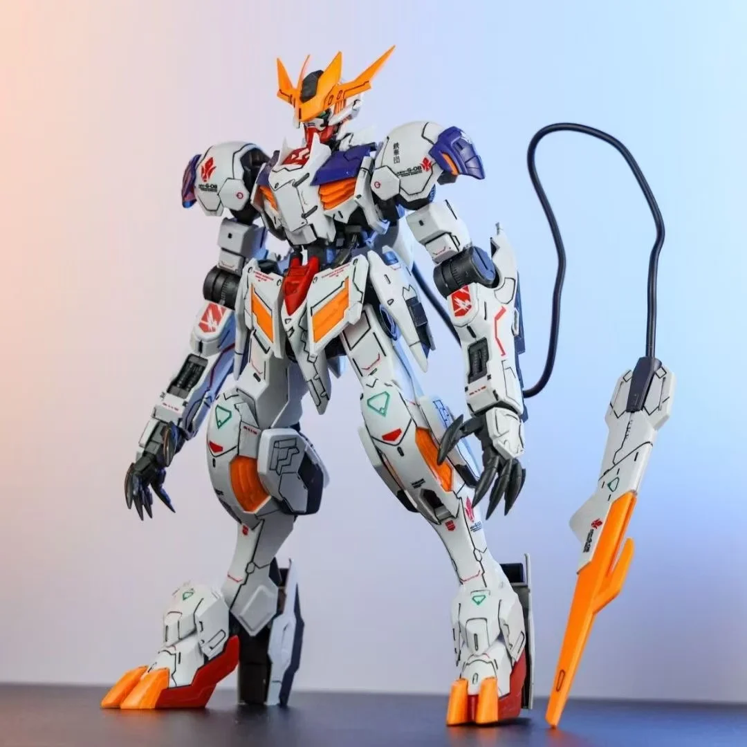 

2025 Max Barbatos Lupus Rex Classic Color 1/100 MG Model Kit - Advanced Emperor Form Articulated Figure | NEW Battle Effects