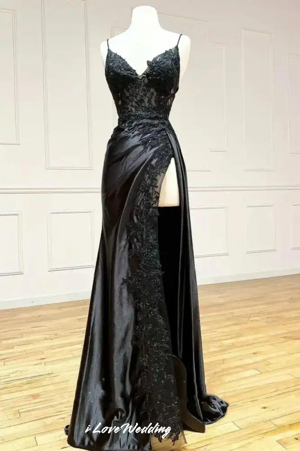 

Spaghetti Strap Evening Dress V-Neck 2025 Satin Side Slit Dress Appliques Lace Mermaid Open Back Criss-cross Dress Customized