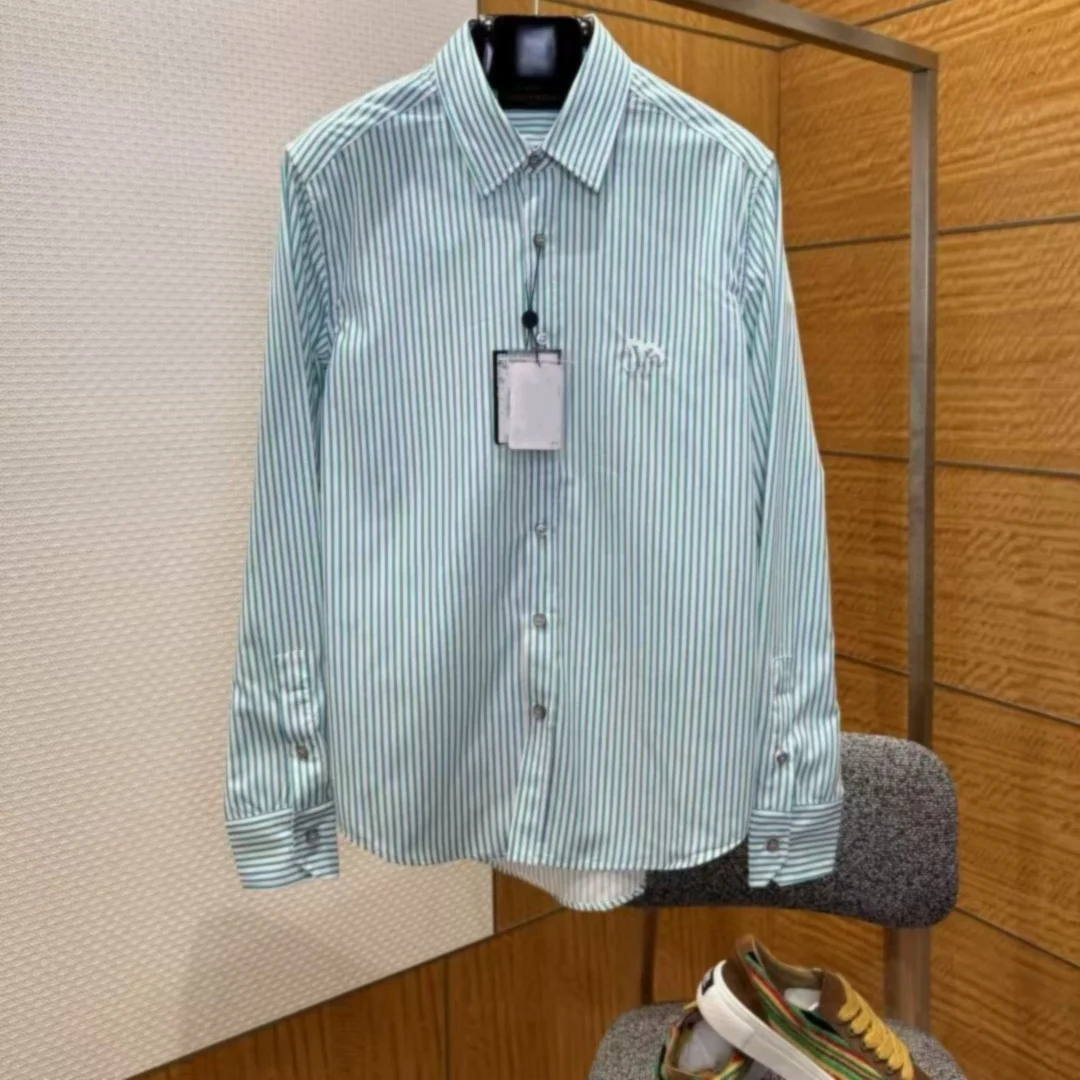 

Высококачественная европейская рубашка 2025 года с новым полосатым принтом, заостренным воротником, из хлопка, с длинным рукавом, для мужчин и женщин