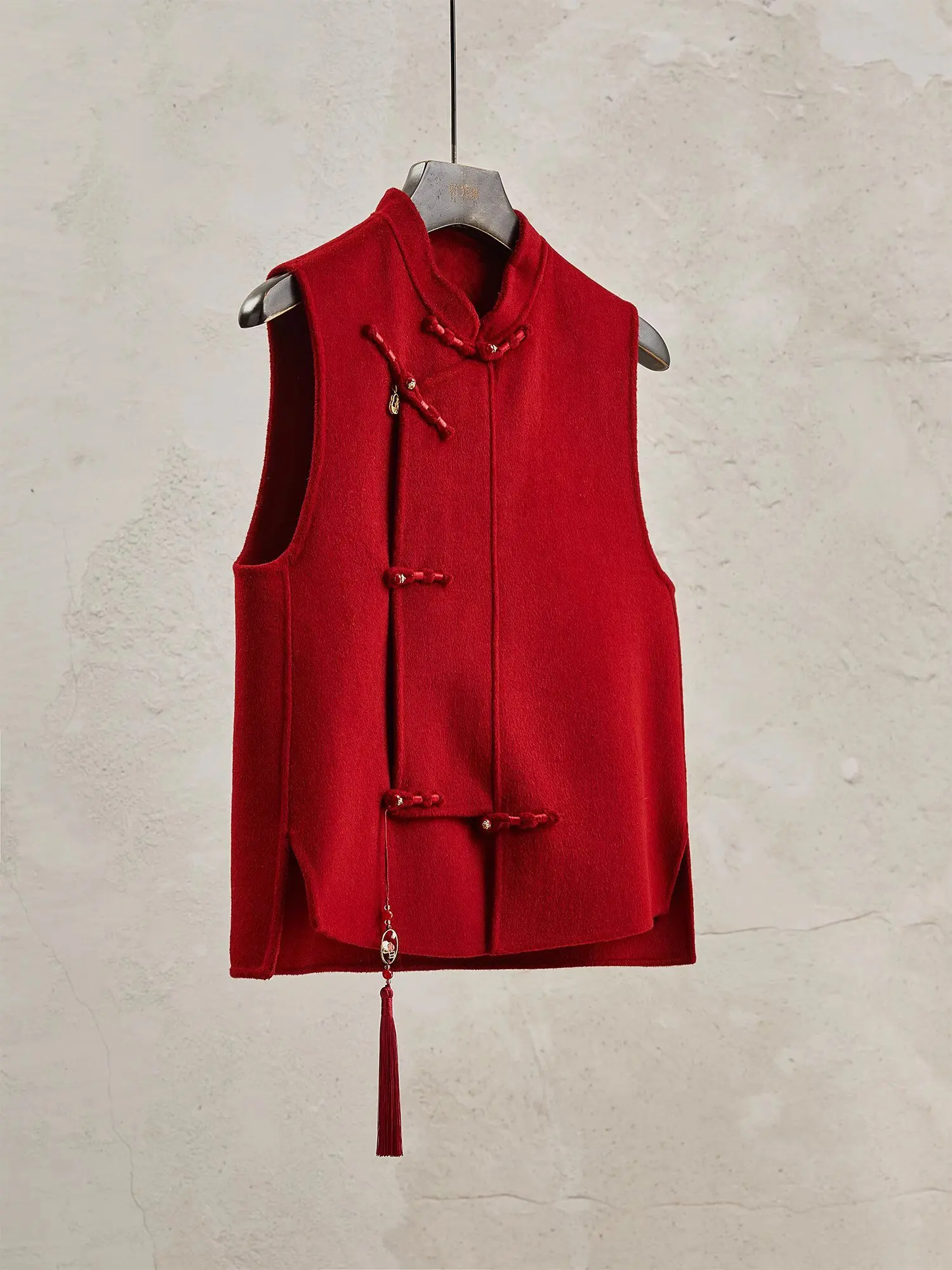 

New Year Red Chinese Sle Women's Woolen Vest with Buttoned Sves No Tag Tailored for Middle Aged And ly Ladies