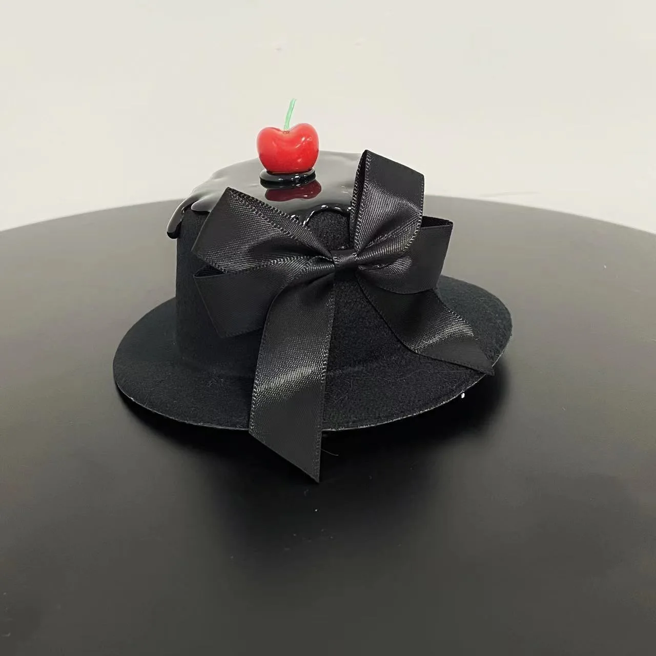 Lolita Kopfschmuck Mini Schwarz Schleife Kirsche Hut Clip All-Match Retro Lolita Geschenk Hut Party Dress Up Zubehör