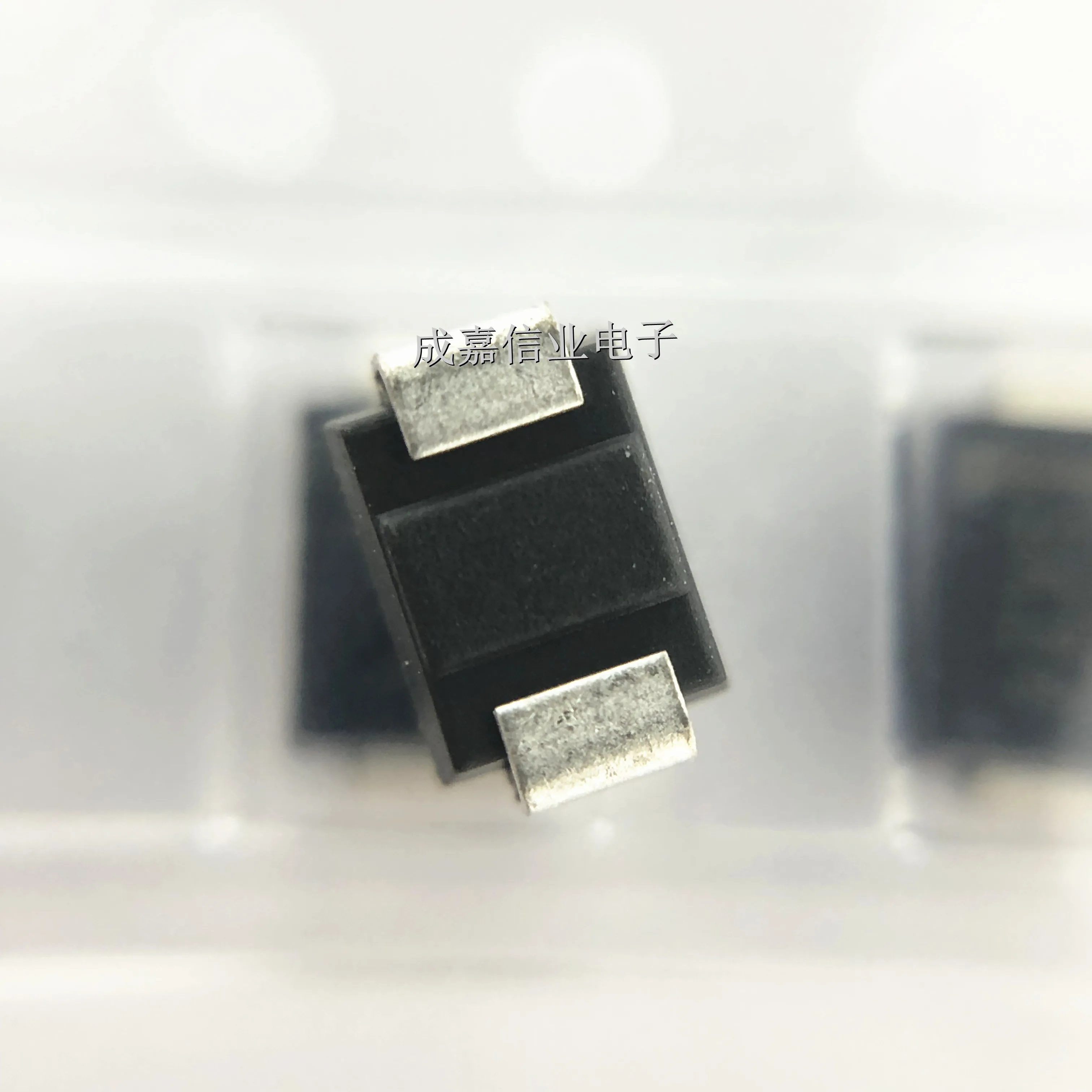 100pcs/Lot SK24-LTP DO-214AA-2 SMB SK24 Schottky Diodes & Rectifiers 40V 2A Operating Temperature:- 55 C-+ 125 C