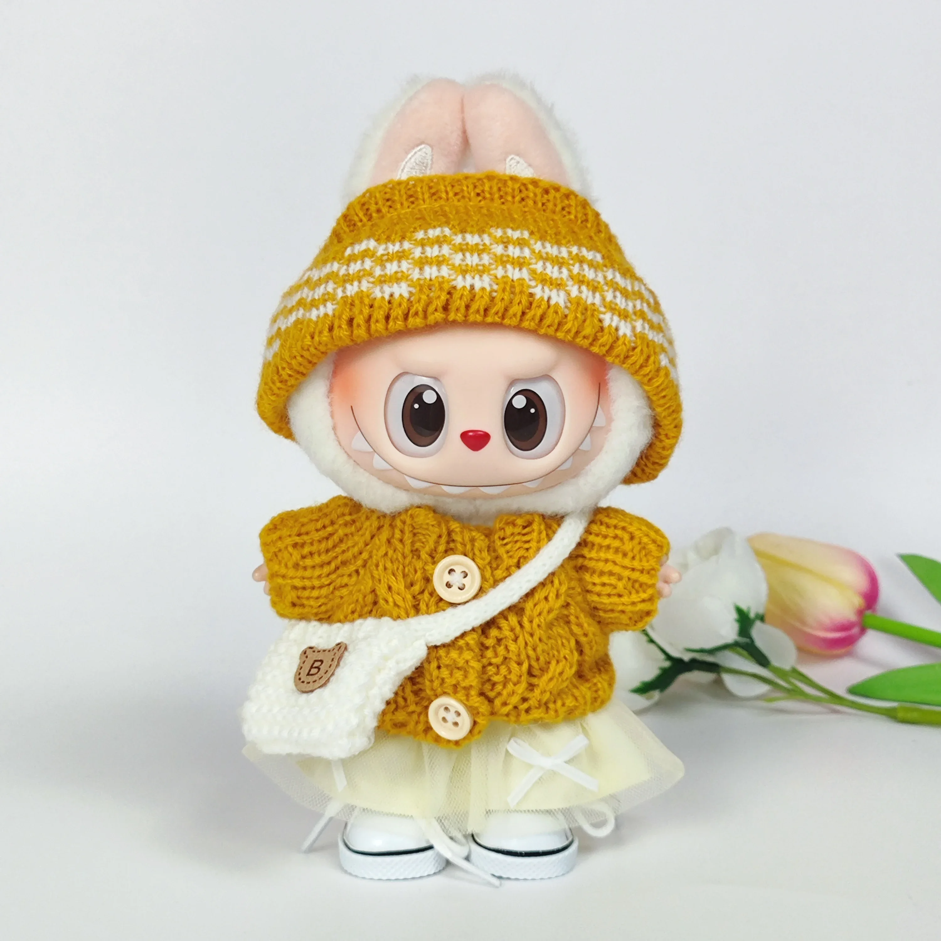 เสื้อผ้าสําหรับชุดเสื้อสเวตเตอร์ถักสีเหลือง Labubu สําหรับตุ๊กตา – ชุดฤดูหนาวที่นุ่มและมีสไตล์