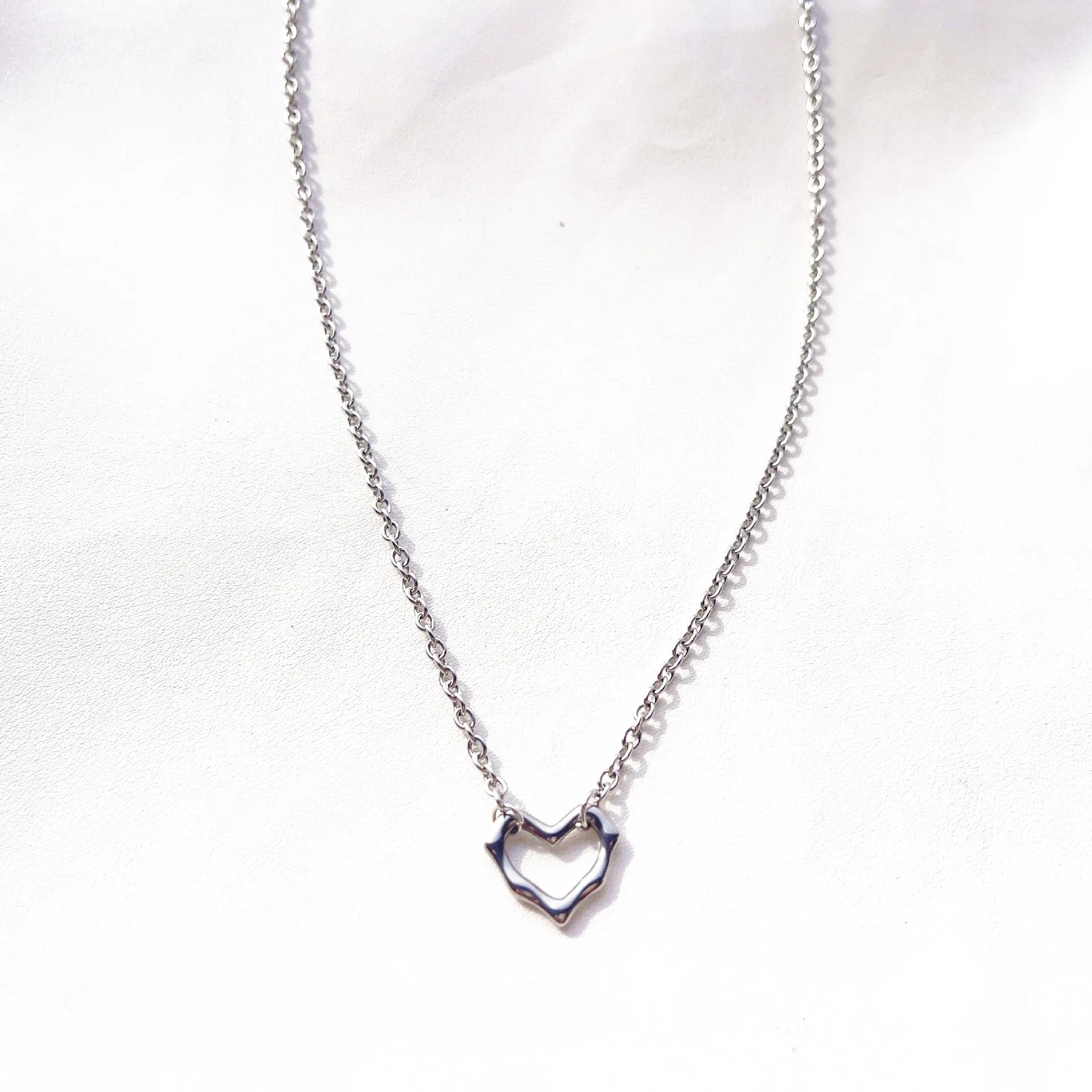 Idol Lee Know necklace heart-shaped chain titanium steel punk cool style neck chain Boy Girl Pendant Necklace Decoration