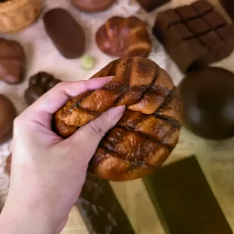 1Pcs Chocolate Bread Model, Food Model Display, Prank Toy, Can Relieve Stress, Has A Slow-rising Function, Decorative Prop