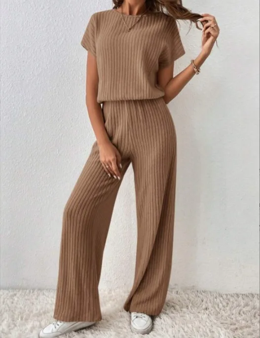 

Women Spring Autumn New Collection Solid Color Fine Pit Strip Fashion Shoulder Short Sleeve Knitted Set Top Pants Two Piece Set