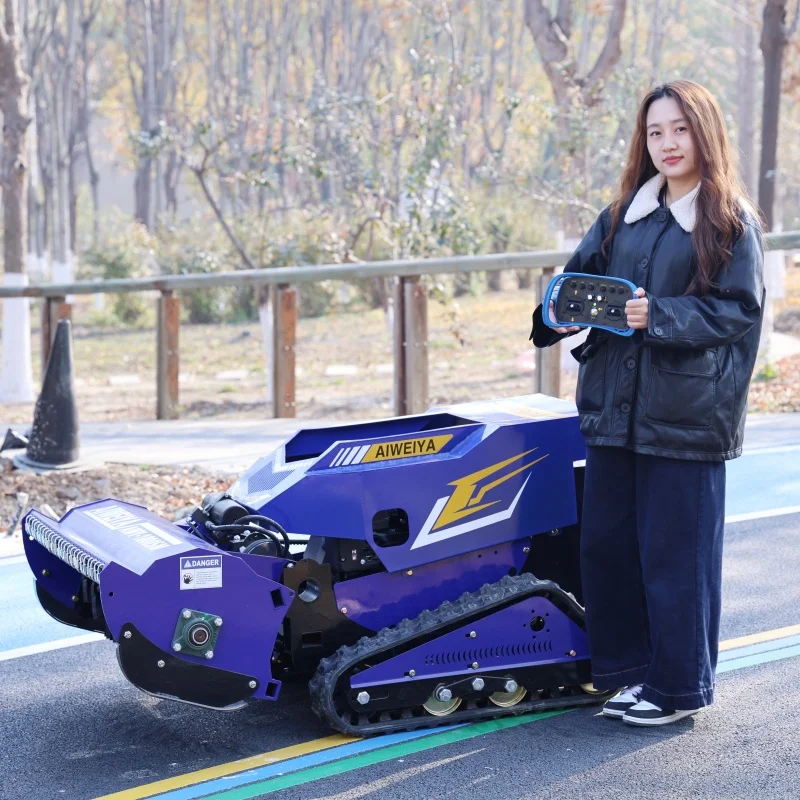 Customized Lawn Trimming, Football Field Trimming, High Power Multi functional Remote Control Track Mower