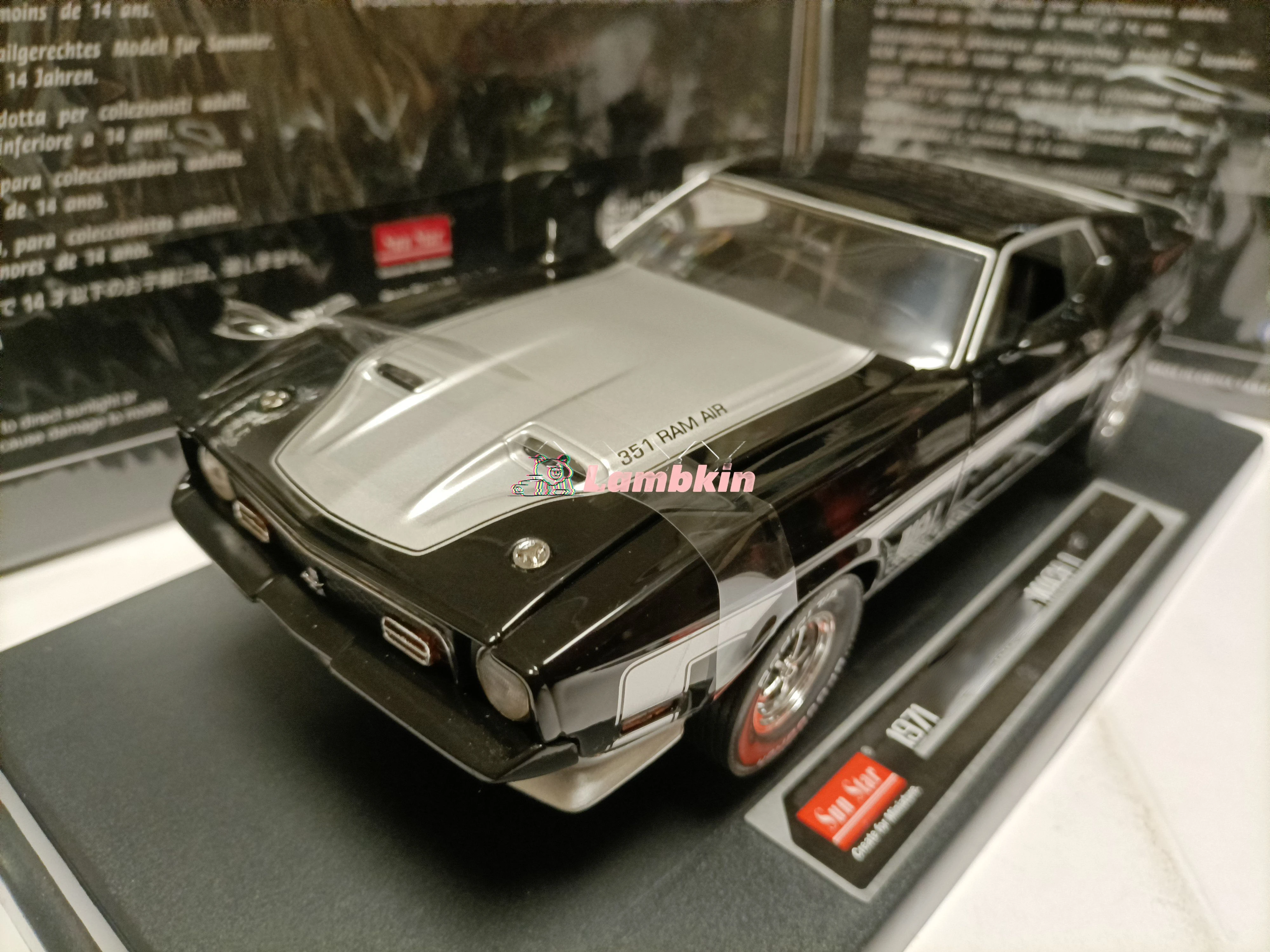 Sunstar 1/18 1971 mastung American Muscle Car Mach 1 Black Model Black Gift Collectible Model Ornament Alloy Miniature Car Model