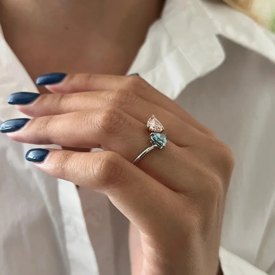 1 Karat Herzschliff-Diamant in Fancy-Blau und im Labor gezüchteter Fancy-Pink-Diamant mit IGI-Zertifikat, Ehering für Damen aus Platin 950 – Detail 6