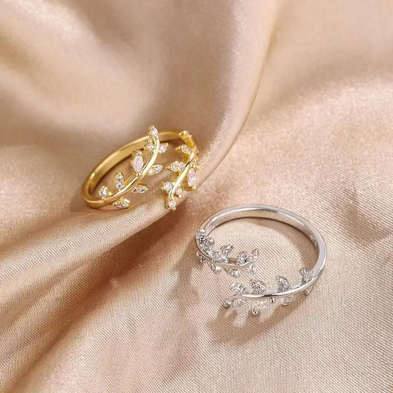 Women's Geometric Leaf-Shaped Ring with Diamond Encrusted Opening Zircon Alloy Trendy Jewelry Gift for Valentine's Day