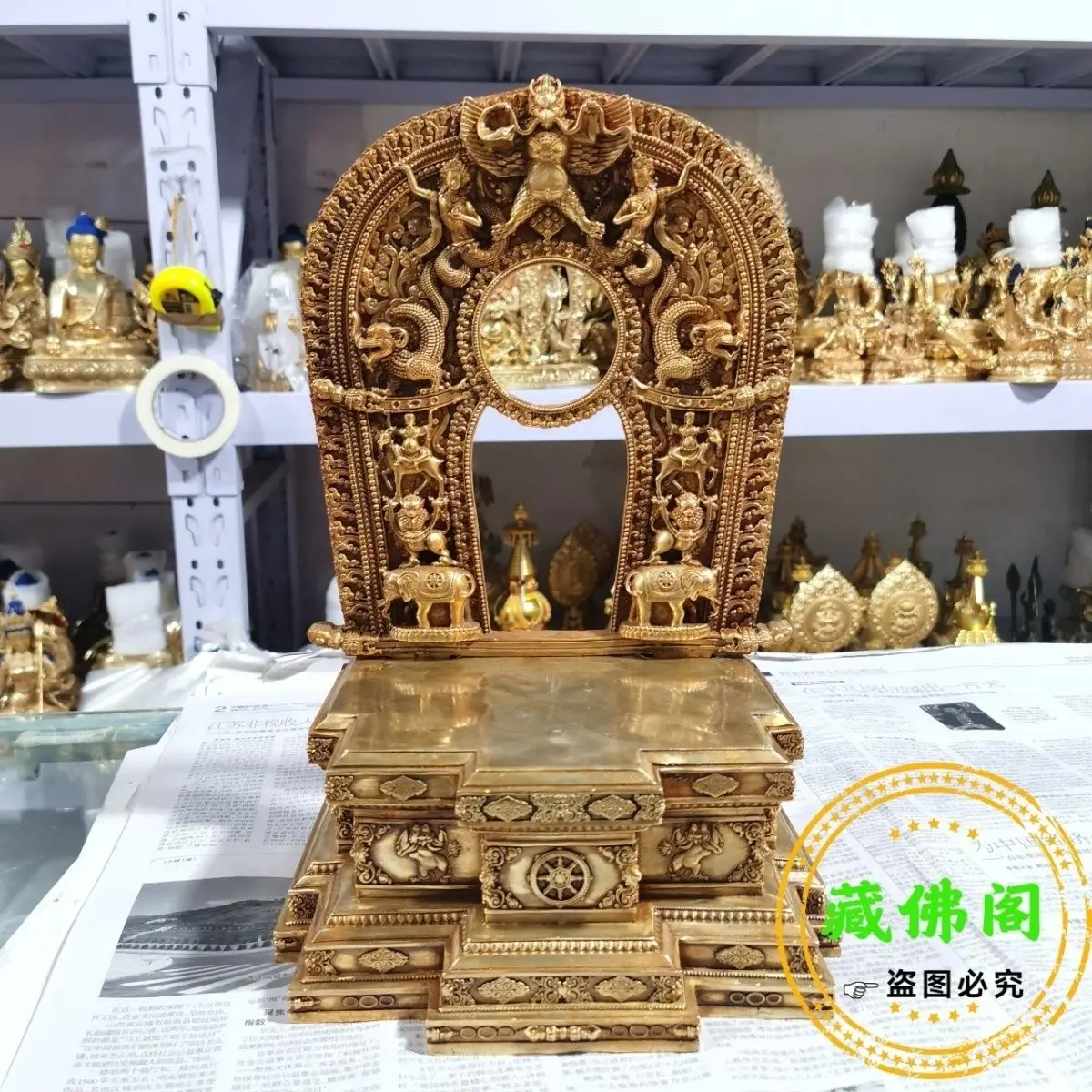 Pure copper diamond base, Tibetan exquisite gilded Buddha niche base, can hold 7-inch Buddha statues, household ornaments, livin