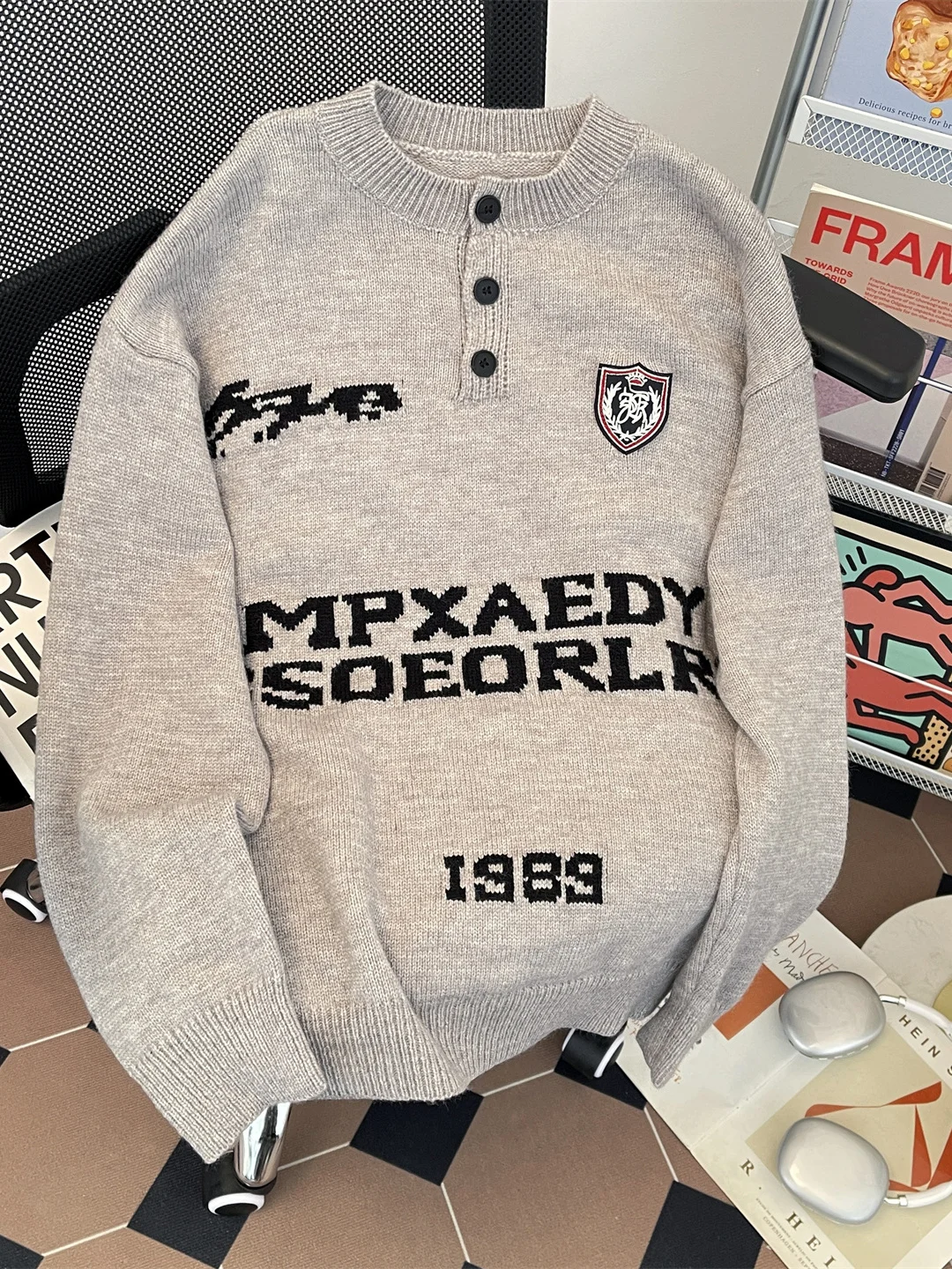 

Ay Thiened вязаный свитер с v-образным вырезом и вышивкой букв, мужская свободная теплая верхняя одежда в американском стиле ретро для пар