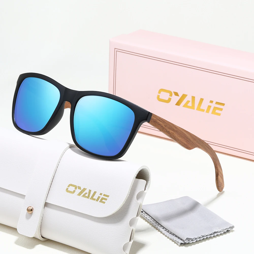نظارات شمسية من Oyalie Bamboo، تصميم فريد من نوعه يخلق قائدًا عصريًا للرجال والنساء، مما يخلق معبدًا من خشب الخيزران الطبيعي، لها ميزات صديقة للبيئة. ينمو الخيزران بسرعة ويمكن إعادة تدويره ويعكس الموقف الصديق للبيئة. مناسبة لجميع المناسبات لارتدائها.
