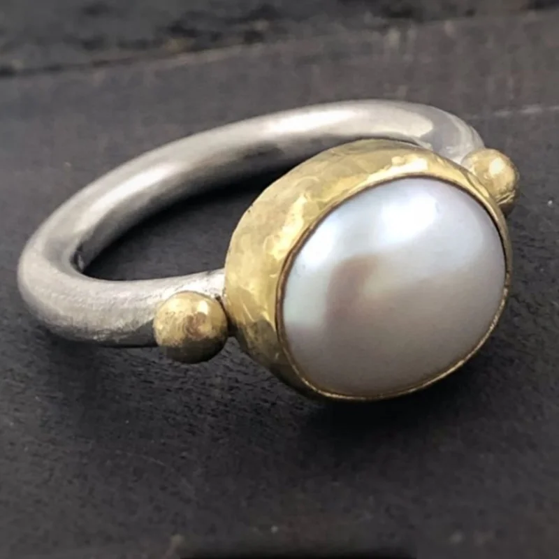 Vintage-Ring für Damen mit eingelegten Imitationsperlen, klassische zweifarbige Geometrie, für den täglichen Gebrauch, Party-Schmuck, Jubiläumsgeschenk