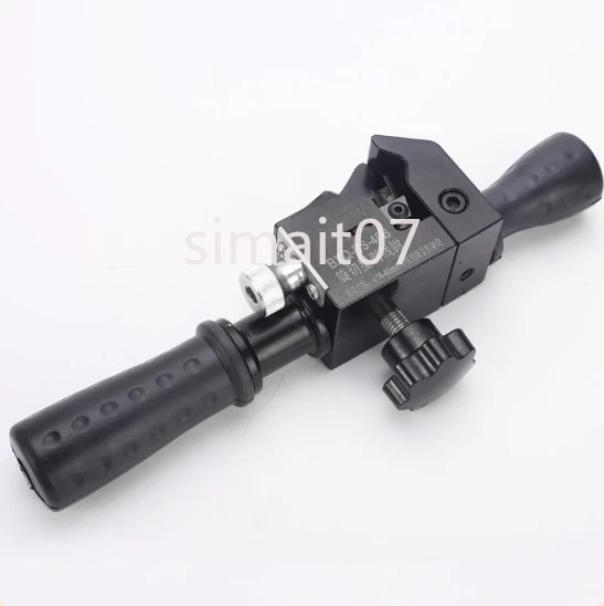 

BXQ-Z-40B cable stripper is used for stripping wires below 12-40mm and cable stripping depth below 4.5mm.