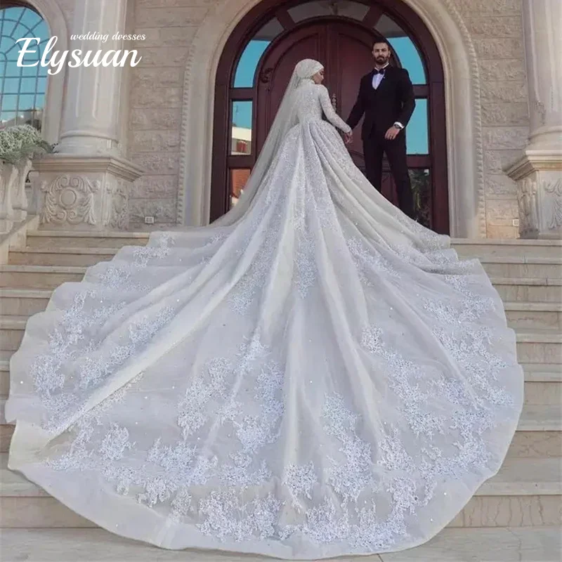 Gaun Pengantin Muslim dengan Aplikasi Mutiara Berkilau, Model Cathedral Train, Lengan Panjang, Gaun Ballgown