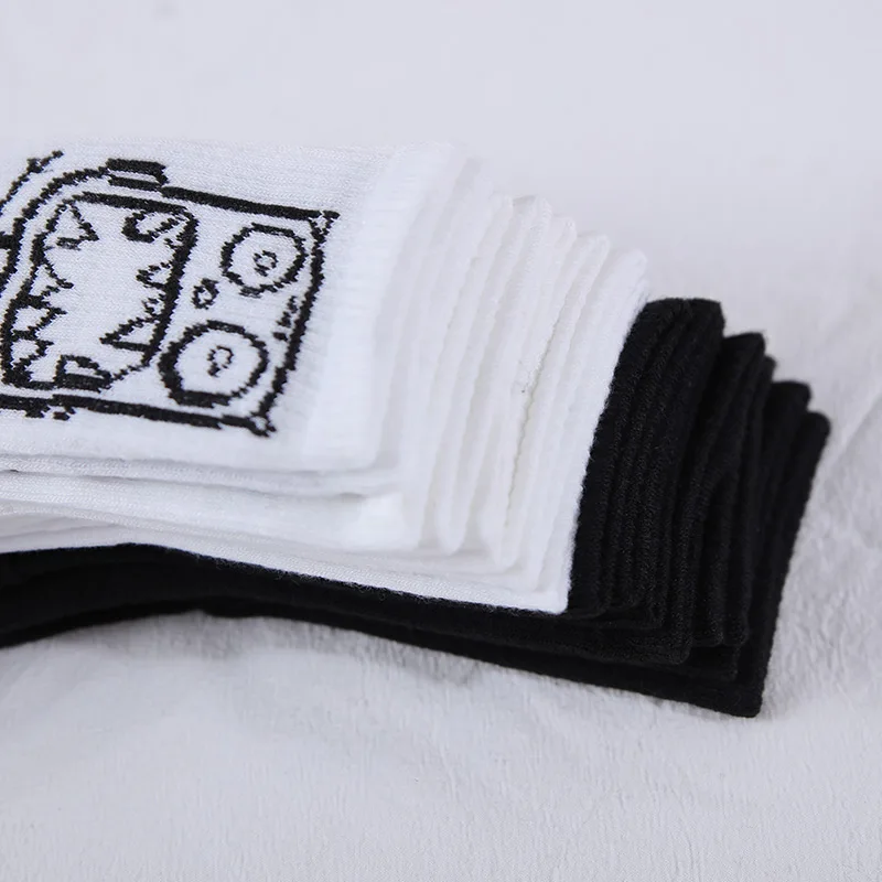 CHRLEISURE 4 Pairs/Set Long Barrel Socks Men\'s Black And White Socks Trend Cartoon Long Tube Comfortable Breathable Couple Socks