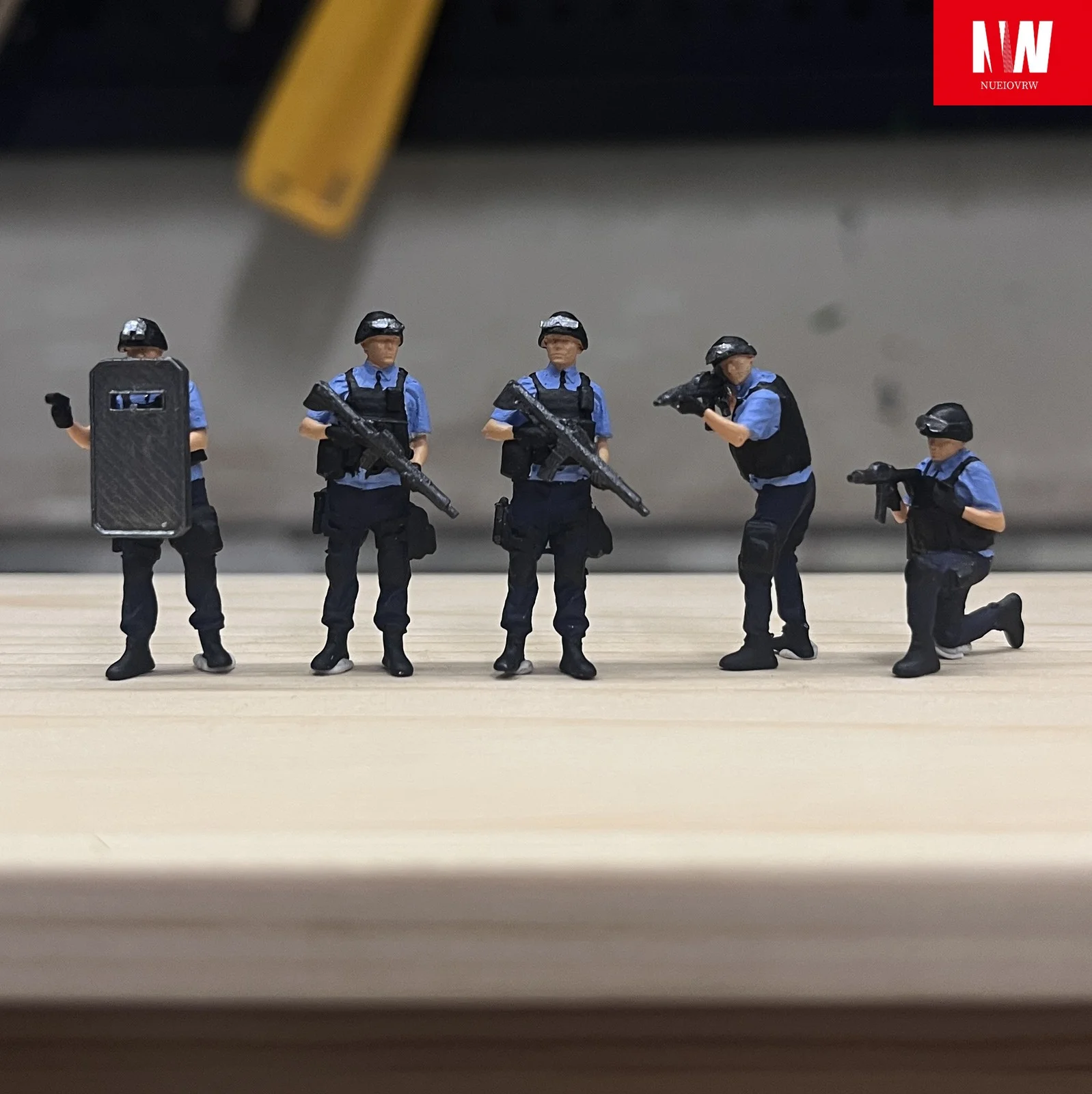 

Diorama 1/87/64/43 Police Doll Set Military Force Training Figure Model Doll City Street Model Display Prop Toy
