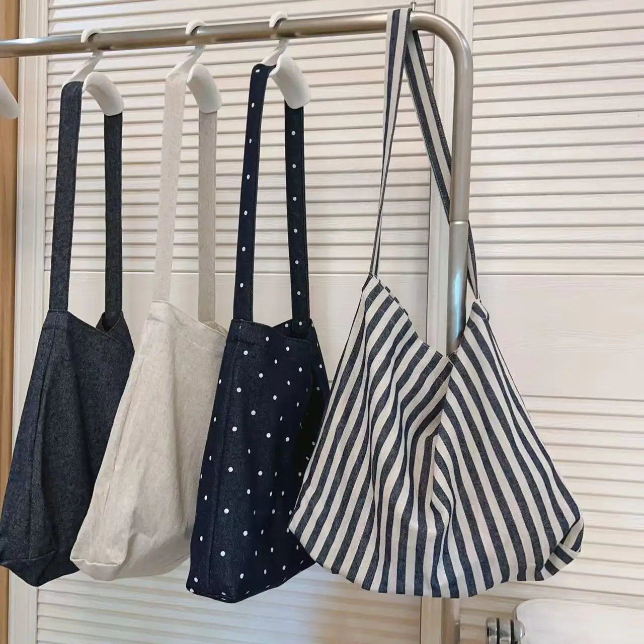 

YIFAN Japanese Style Women Stripe Shoulder Bag Canvas Casual Sling Bag Contrast Pattern Large Female Outdoor Handbag Backpack