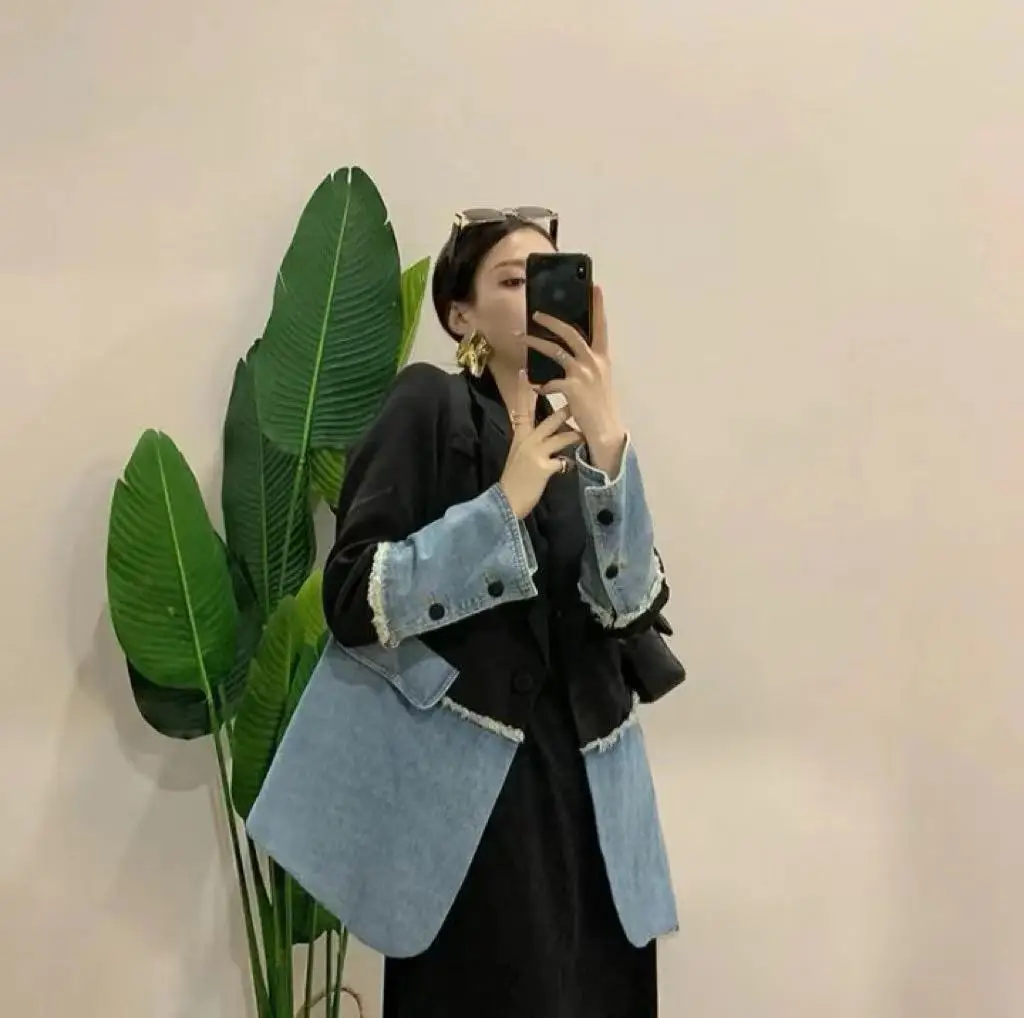 

Женская джинсовая куртка Color Blo свободного прямого кроя с эффектом похудения, с рваными краями, на пуговицах, модная, из хлопка, для повседневной носки