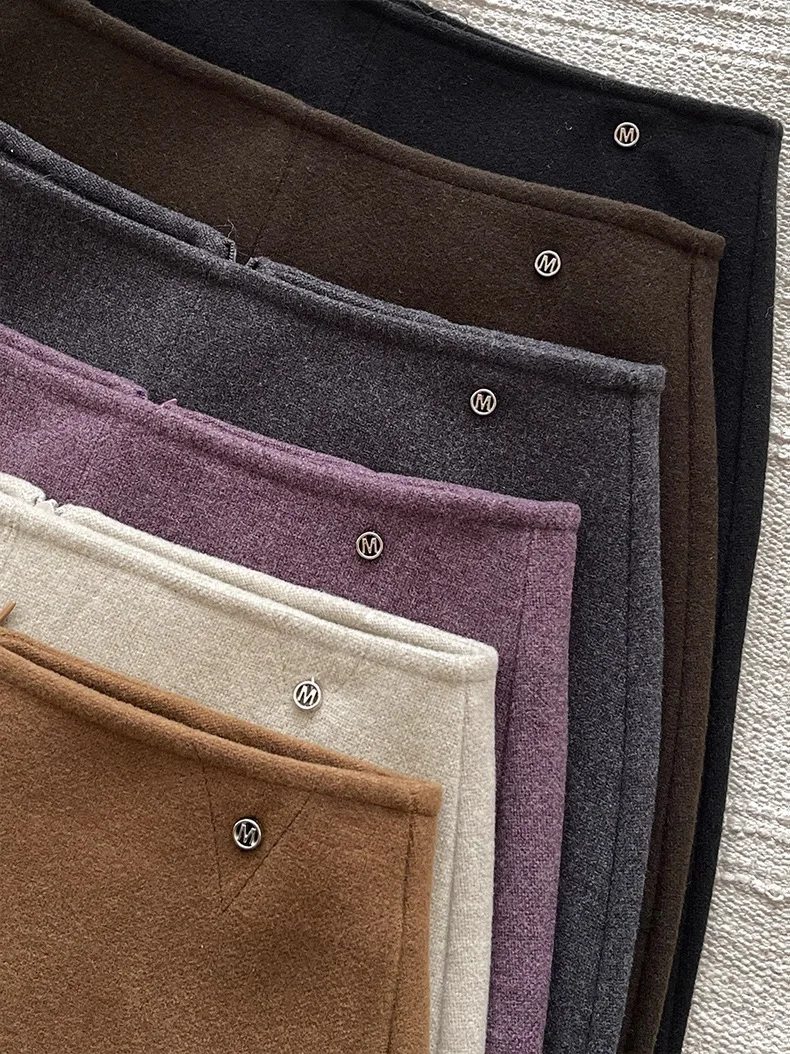 المرأة الخريف الشتاء بلون ألف خط تنورة قصيرة سيدة عارضة عالية الخصر الصوف ومزيج تنورة صغيرة