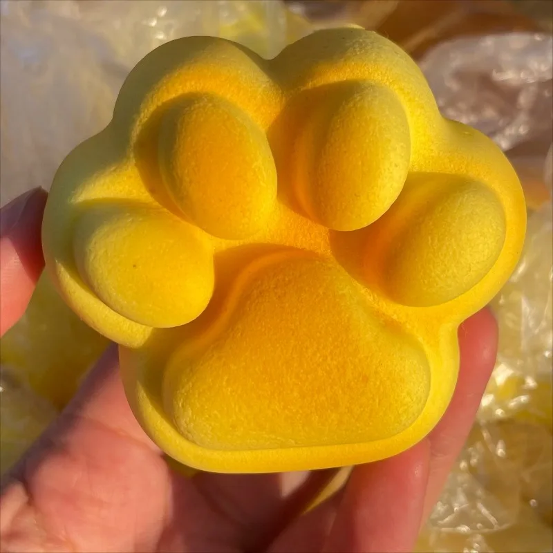 Squishy Cat Paws Bread Squeeze Toy Super Soft Bread Fidgets Toy Simulated Food Venting Stress-relieving Toy for Adults Gift