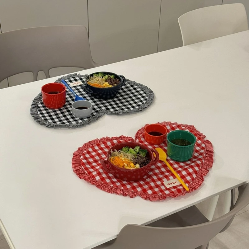 

Placemats Dining Table Korean Plaid Heart-shaped Placemat Water Cup Mat Cute Pleated Lace Mat Fabric Coaster Dining Mat