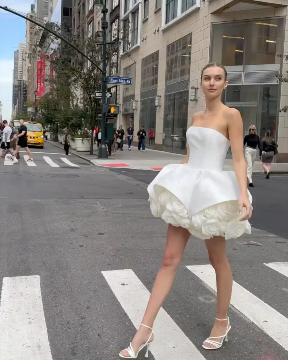 Vestido de fiesta sin tirantes para mujer, minivestido de cóctel de satén con flores, para ocasiones formales