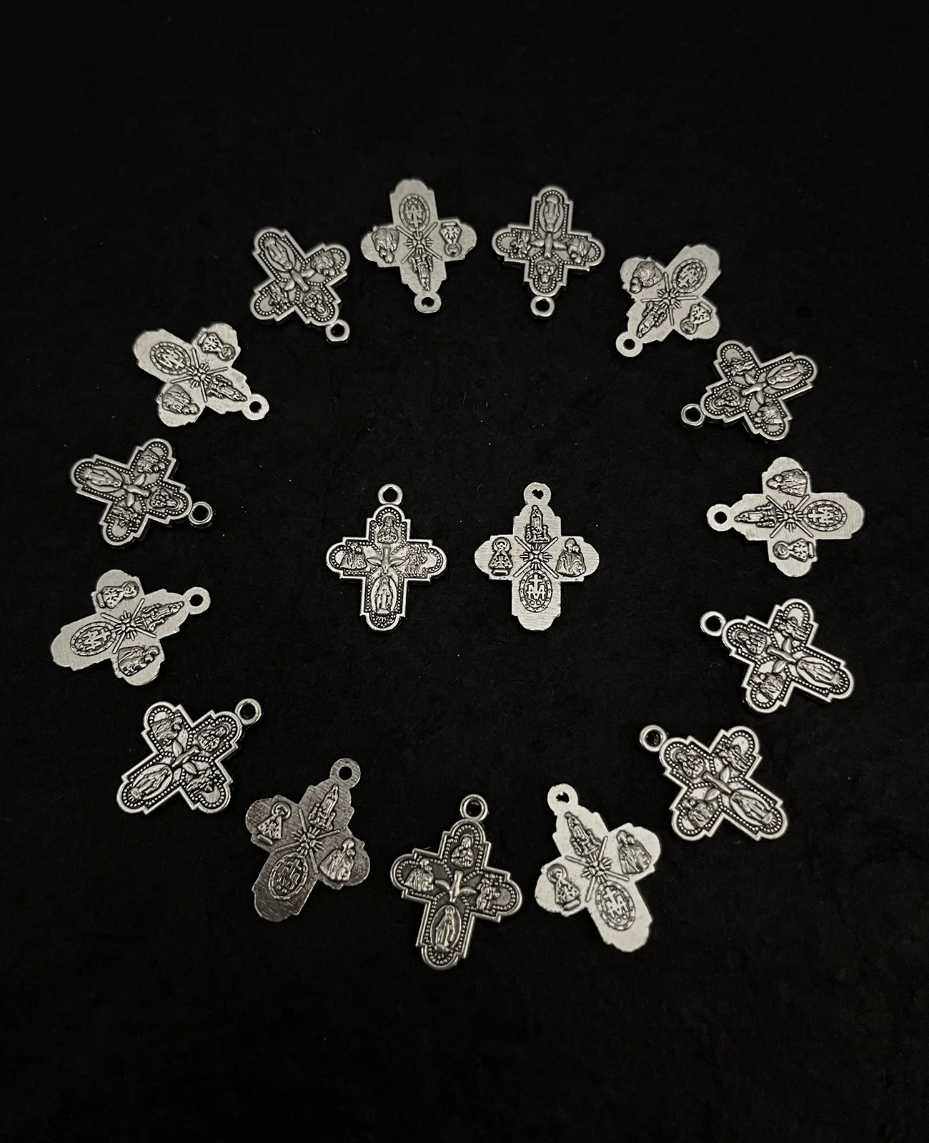 Cottvott 50Pcs/Lot Catholic Four Way Cross Pendant Sacred Heart St.Christoper Joseph Devotional Medalla Milagrosa Mini Charms