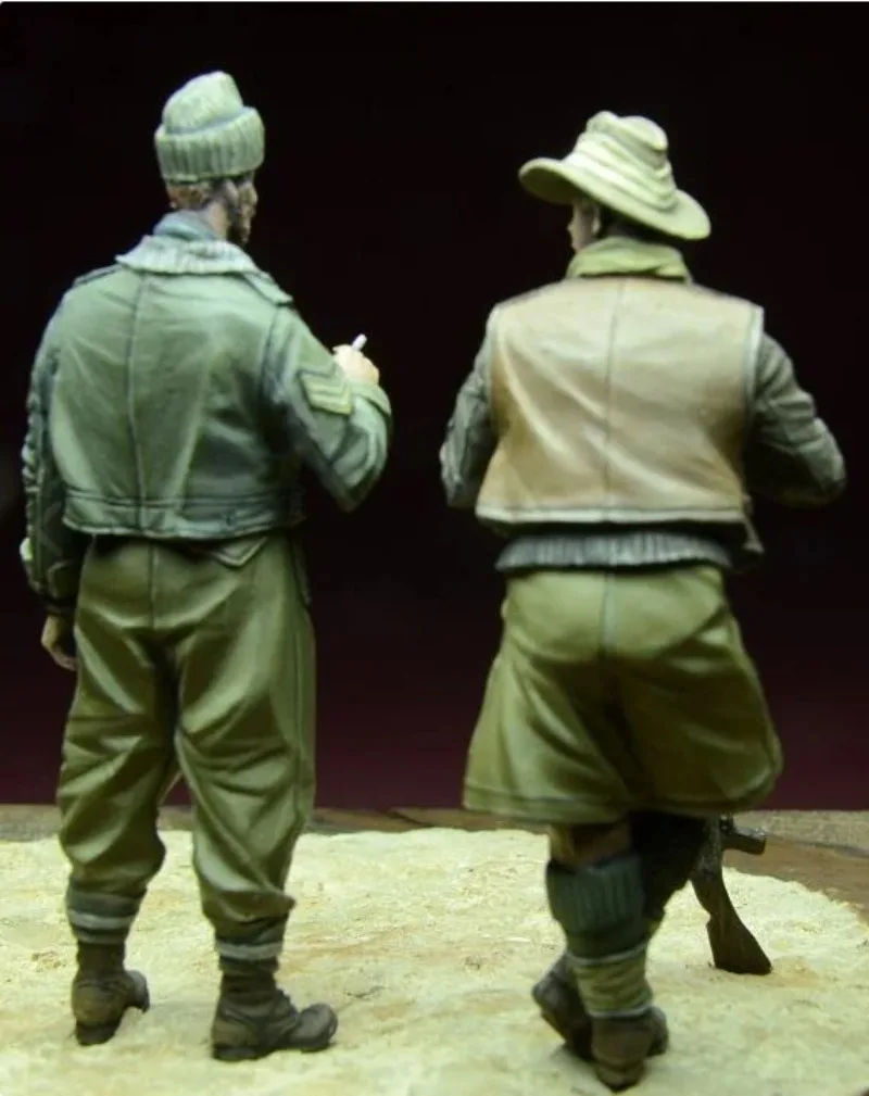 1/35 Scale Resin Figure Model Kits LRDG Soldiers Two Figures Historical Military Miniatures Unassambled and Unpainted C539