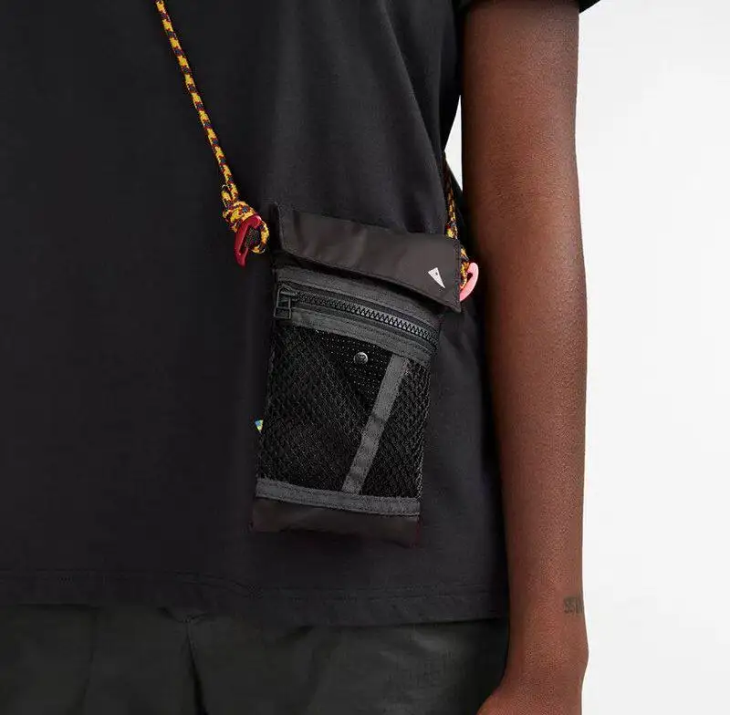 

Lightweight Mini Phone Shoulder Bag, Unisex Small Crossbody Pouch for Outdoor Sports Casual Wear