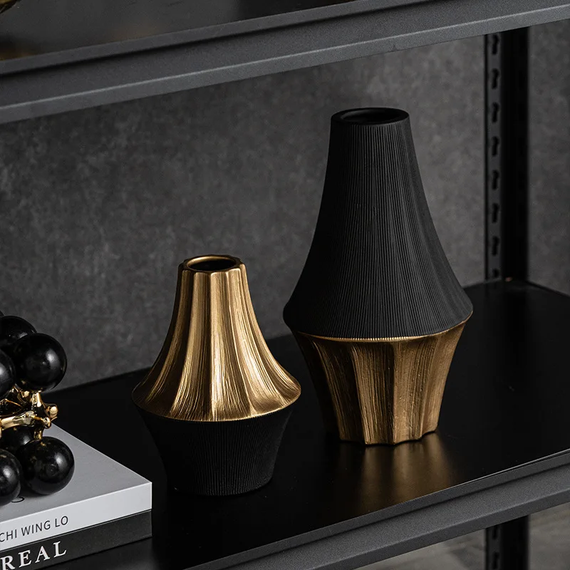 Goldene geometrische Kunstwerke Ornament Wohnzimmer Weinschrank Modell Zimmer offene Gitterdekoration