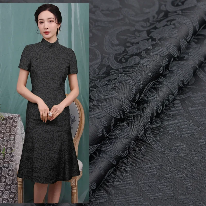 

Окрашенная в пряжу жаккардовая ткань с темным узором для весенних и осенних платьев, комплект ветровки, однотонная ткань с цветочным принтом для шитья на метр