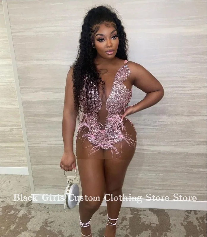 

Sexy Feather See Through Cocktail Dresses 2025 For Black Girls Pink Glitter Dazzle Applique Prom Celebrity Dresses Custom