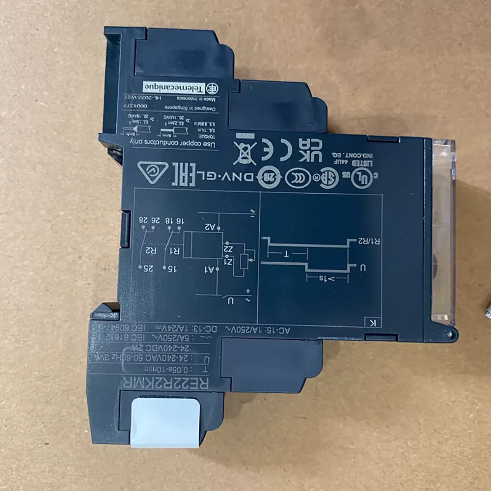 Time Relay RE22R2KMR Power Supply Voltage 24-240VAC Contact Type 2NO+2NC