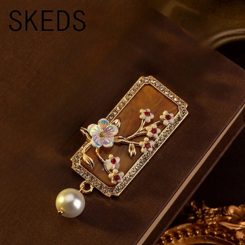 SKEDS Medieval Court Style Antique Embossed Flower Square Brooch Long Temperament Heavy Design Corsage Accessory Pin