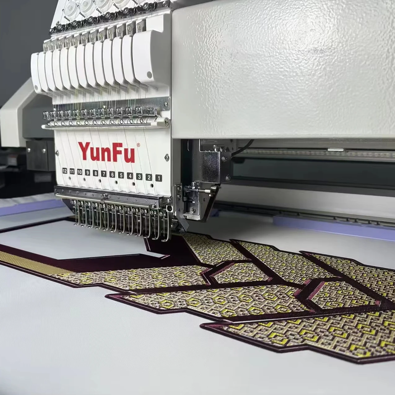 Commercial 2 Head Embroidery Machine 500*800mm Super Large Working Area High Efficiency for Finished Garment