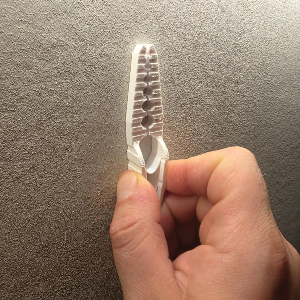 1Pc Plastic Nail Clamp- Available in Multiple Sizes, a Clamp That Protects Fingers and Is Used for Securely Driving Nails