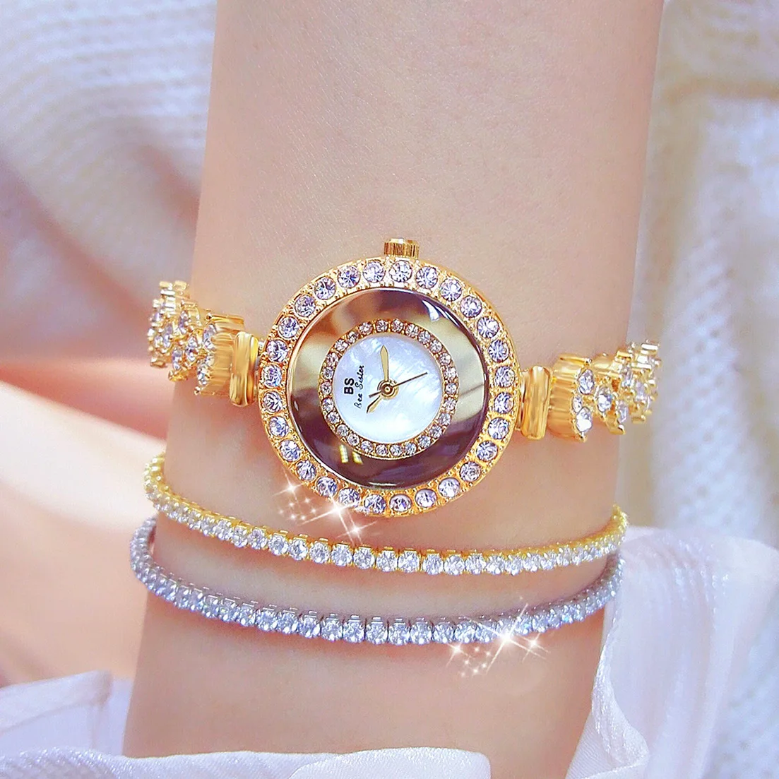 Luxury Lady Diamond Stone Dress Watch Hot Sale Stainless Steel Crystal Quartz Transparent Dial Chic Watch Montre Femme