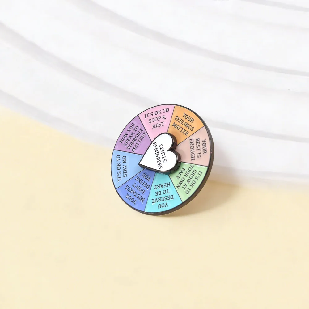 Drehbare Herz-Anstecknadel mit sanften Erinnerungen, positive Affirmation, drehbare Brosche, Anstecknadel zur Förderung der psychischen Gesundheit, Geschenk für Freunde – Detail 7