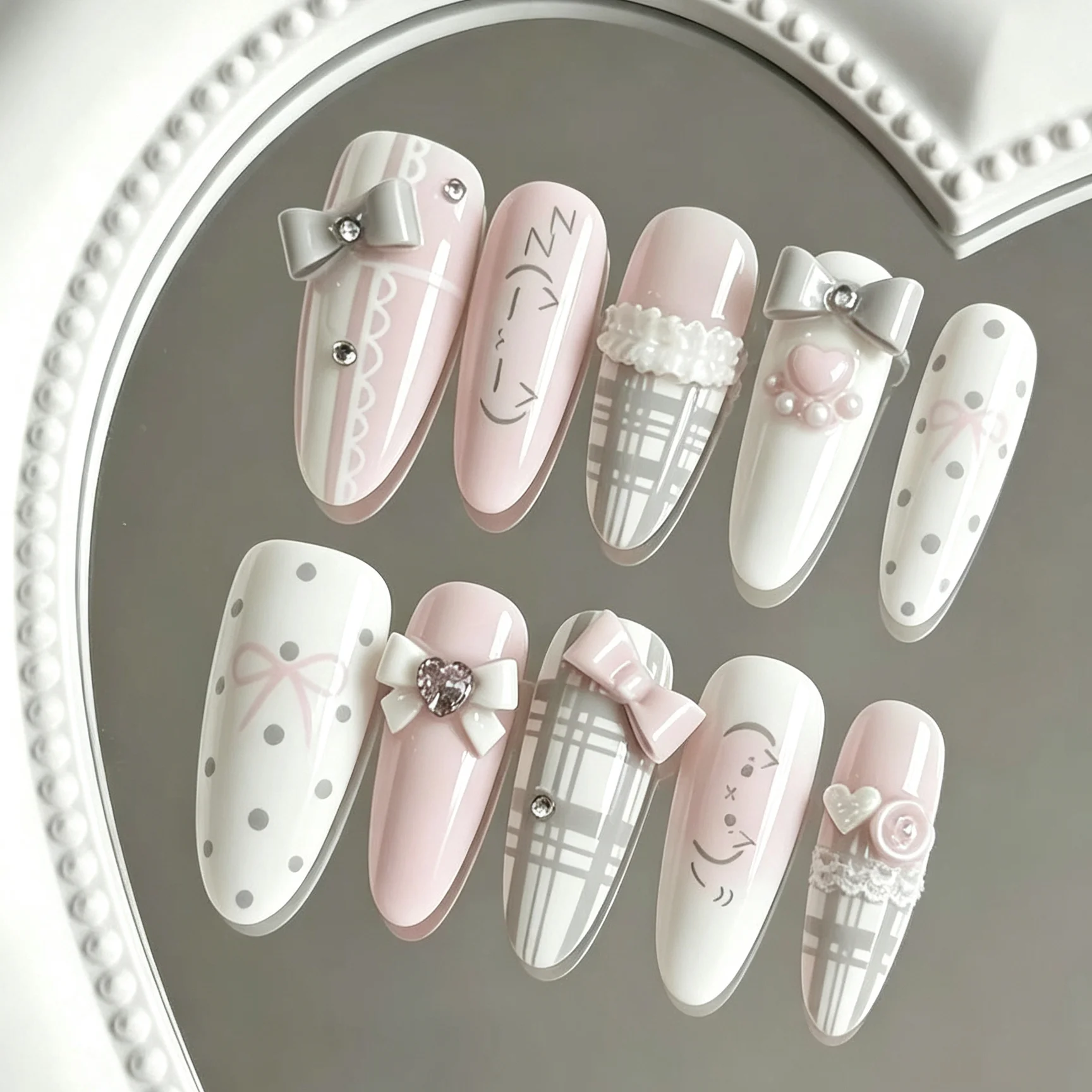 10 pièces de faux ongles en forme d'amande pressés à la main, magnifiques faux ongles, style coréen, motif quadrillé rose, blanc et gris, adaptés aux femmes