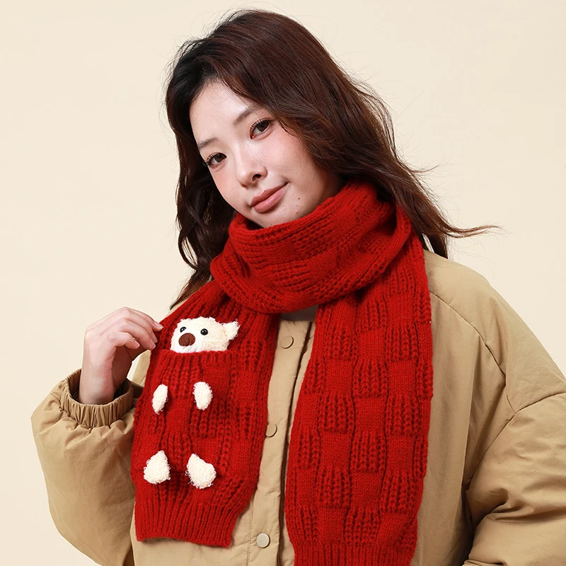 presente-de-natal-e-ano-novo-cachecol-vermelho-com-um-ursinho-adoravel-cachecol-de-la-tricotado-quente-e-versatil-ideal-para-o-inverno
